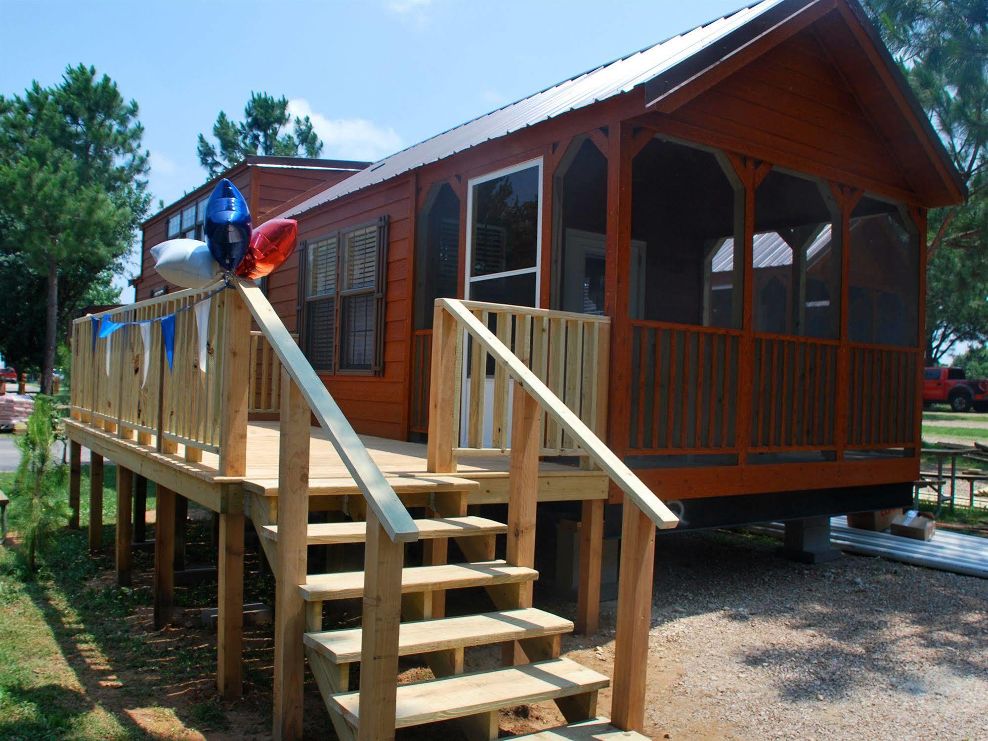 Rustic Creek Ranch Resort At North Jellystone Park Burleson Extérieur photo